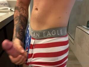 martin jerking off - derek martin - MyMusclevideo.com