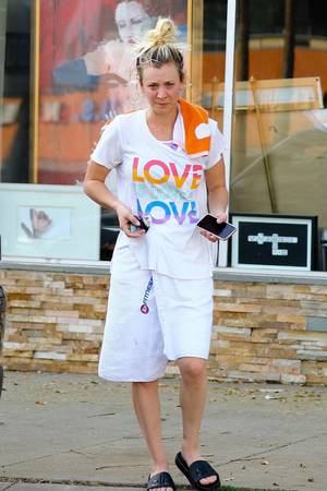 Kaley Cuoco Feet Porn - 3258656