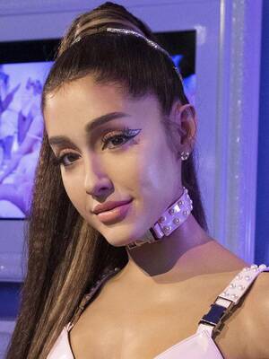 Ariana Grande Sexy Ass - Does Ariana Grande release boring music videos? : r/popheads