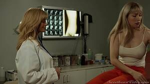 doctor office girls sex - doctor bra - Gosexpod - free tube porn videos