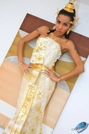 areeya ladyboy in outfit - Areeyas-World - Hot Thai tranny shows off her awesome body