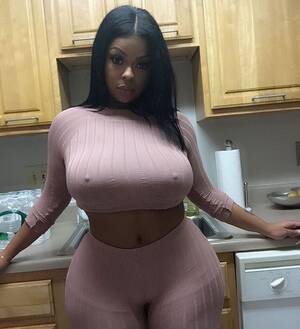 black fat ass and tits - Miss Chase, thick thighz, thick hipz. Love her tits & nips.