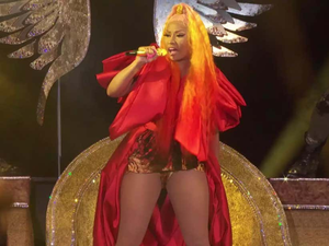 Nicki Minaj Boobies Porn - Whoops, Nicki Minaj Flashed Her Nipples To A Crowd Thanks To A Wardrobe  Malfunction | Barstool Sports