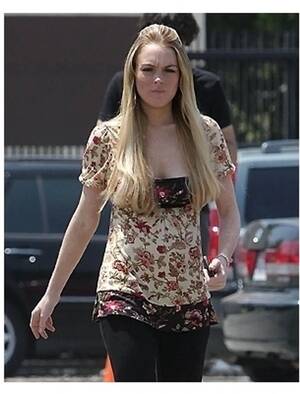 Celeb Lesbian Lindsay Lohan - Lindsay Lohan's Lesbian Affair Before Meeting Samantha Ronson (2008/08/18)-  Tickets to Movies in Theaters, Broadway Shows, London Theatre & More |  Hollywood.com