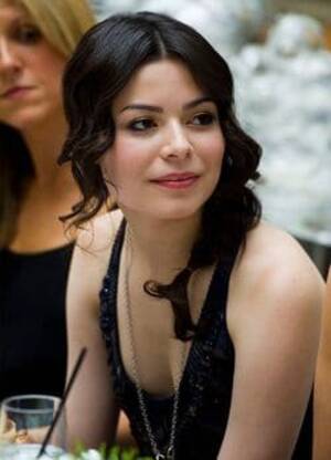 Miranda Cosgrove Naked Porn - miranda cosgrove - HecklerSpray