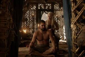 Game Of Thrones Nude - Game of Thrones cast on shooting early sex scenes | SYFY WIRE