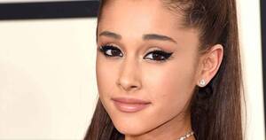 Ariana Grande Black Porn - Ariana Grande Shames Male Fan Who 'Objectified' Her