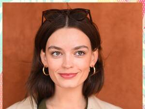 emma mae masturbation - Emma Mackey On Sex Education Taboos Like Masturbation, And Feminism |  Glamour UK