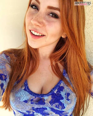 hot natural redhead boobs - beautiful natural redhead selfie in her blue shirt