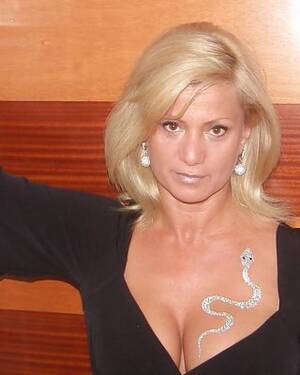 Erika Hungarian Porn - Hungarian mature milf Erika (non-nude) Porn Pictures, XXX Photos, Sex  Images #1719435 - PICTOA