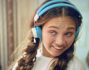 Maddie Ziegler Fucking - I watched Sia's movie Music last night. I highly recommend it for the high  cringe factor. I'm convinced this is where all the autism fakers learned  their craft. : r/fakedisordercringe