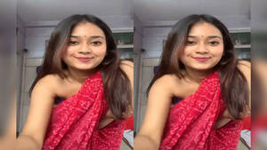 Cute Teen Striptease - Super cute girl saree striptease show - Videking.com