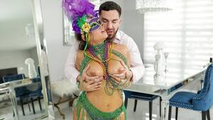 Belly Dancer Fuck - Curvy belly dancer Carmela Clutch is fucked by a horny man - MomVids.com