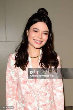 Miranda Cosgrove Strapon Porn - 2.103 fotos e imÃ¡genes de Miranda Cosgrove Fotos - Getty Images
