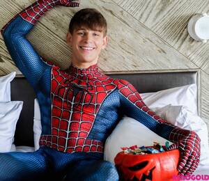 Amazing Spider Man Gay Porn - Reno Gold Celebrates Halloween As Spider-Man And Pumpkin Fucker