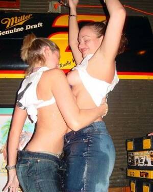 college wet tits - Drunk college girls showing their tits in wet t shirt contest Porn  Pictures, XXX Photos, Sex Images #3477919 - PICTOA