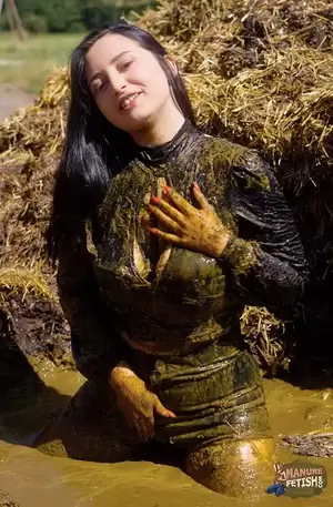 Manure Fetish Porn - Rada Brewer - ManureFetish