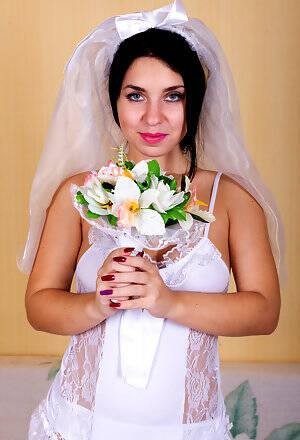 Mature Bride Porn - Free Mature Porn: Bride Picture Galleries - HQ Oldies