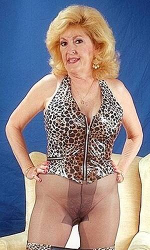 kitty fox - Kitty Foxx Pornstar Profile - PornZog Free Porn Clips