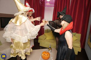 Halloween Mature Porn - Horny old and young lesbians are having a kinky halloween party - Mature.nl