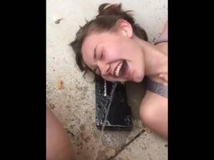 her girlfriends piss - Pissing in her Girlfriend's Mouth - Pisshamster.com