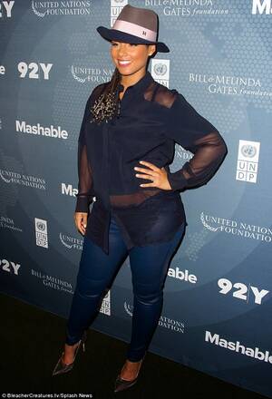 alicia keys pregnant and naked - Fresheste Blog: Pregnant Alicia Keys Has it New,As She performs at The  Social Good Summit