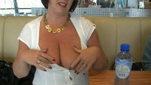 big booty black public flashing - Pulling up dress in restaurant big ass flashing VIDEO