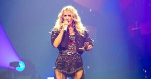 Carrie Underwood Sex - Carrie Underwood Struggling With 'Mom Guilt' On Tour