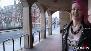 British Punk Porn - British Punk Has Fun Pissing And Flashing In Public : XXXBunker.com Porn  Tube