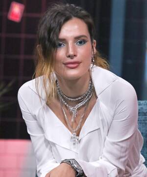 Bella Thorne Naked Lesbian - Bella Thorne Comes Out As Pansexual, Pan: Definition