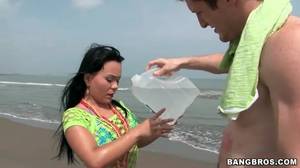 Big Ass Latina Beach Porn - Big ass Latina gives a titjob on the beach