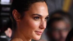Gal Gadot Nude Porn - Artificial intelligence at its worst: Now we have a fake porn clip of Gal  Gadot | Hollywood - Hindustan Times