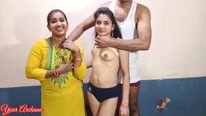 indian mami se sex - Mama ne mami ka samne bhanji ko chuda