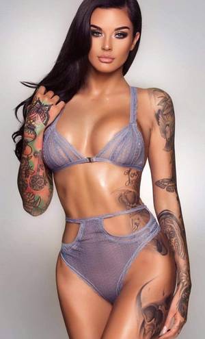 Beautiful Tattoos On Light Skin Girl Porn - so beautiful without the ink.