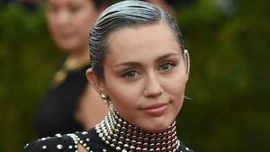 Miley Cyrus Schoolgirl Porn - Miley Cyrus