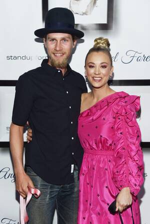 Kaley Cuoco Solo Porn - Kaley Cuoco Nude Photo Leaks; Who Will 4Chan Hacker Hit Next?!