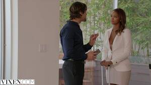 boss fucks secretary on business trip - Sexo secreto con la secretaria cachonda en un viaje de negocios - porno de  Ã©bano