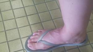 mature feet worship - White Milf Feet & Milf Toes - Foot Porn & Foot worship For Mature foot  worship