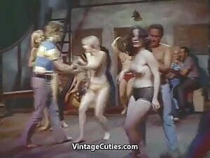 1960s Dance Porn - Late Night Topless Ladies Dance (1960s Vintage) | xHamster