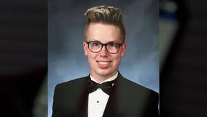 Blackmail Mom Porn Glasses - A 17-year-old boy died by suicide hours after being scammed. The FBI says  it's part of a troubling increase in 'sextortion' cases. | CNN