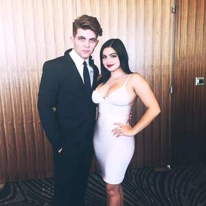 Ariel Winter Tits - Ariel Winter flaunts new figure at family wedding with boyfriend after  breast reduction surgery - Mirror Online