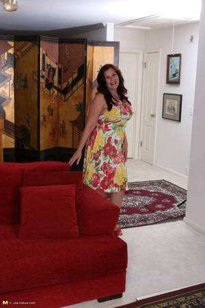 housewife upskirt oops - mature.oops.upskirt.downblouse. - Search Porn photos