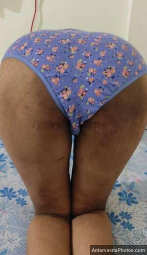 indian housewife panties - Desi wife ke nange chut wale Indian xxx photos