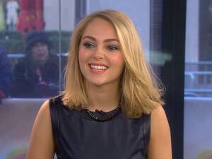 Annasophia Robb Pussy - AnnaSophia Robb: 'Carrie Diaries' isn't 'Sex in the City'
