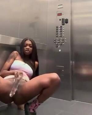 Black Elevator Porn - Ebony teen gets caught flooding the elevator - ThisVid.com