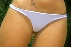 Cameltoe Voyeur Porn - Voyeur with a camel toe
