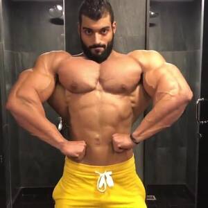 Arab Muscle Porn - Arab muscle stud - video 2 - ThisVid.com