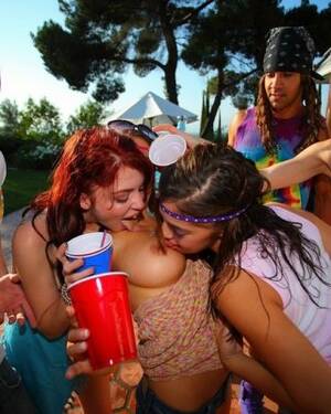 Hippie Party Sex - Four sexy hippie babes get drunk and has orgy sex at a party Porn Pictures,  XXX Photos, Sex Images #3339192 - PICTOA