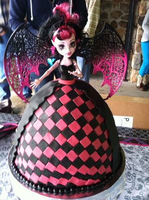 Monster High Doll Porn - Draculaura cake #Monster High