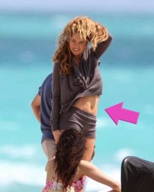 Doutzen Kroes Having Sex - Breaking: Doutzen Kroes's Stomach Is FLAT Two Months Post-Birth